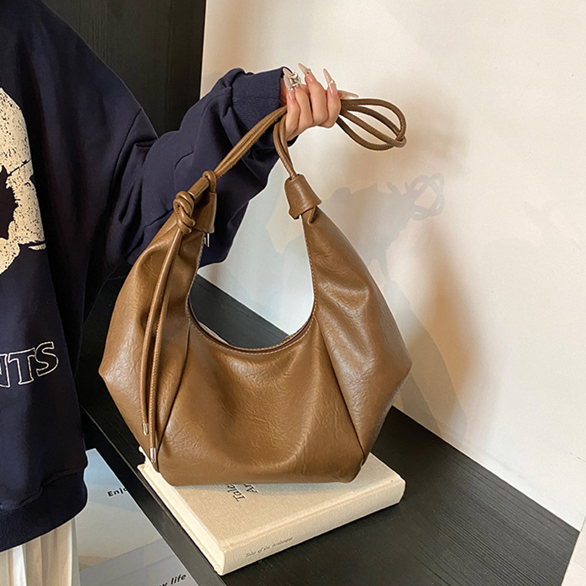 Autumn winter retro crossbody bag dumpling bag