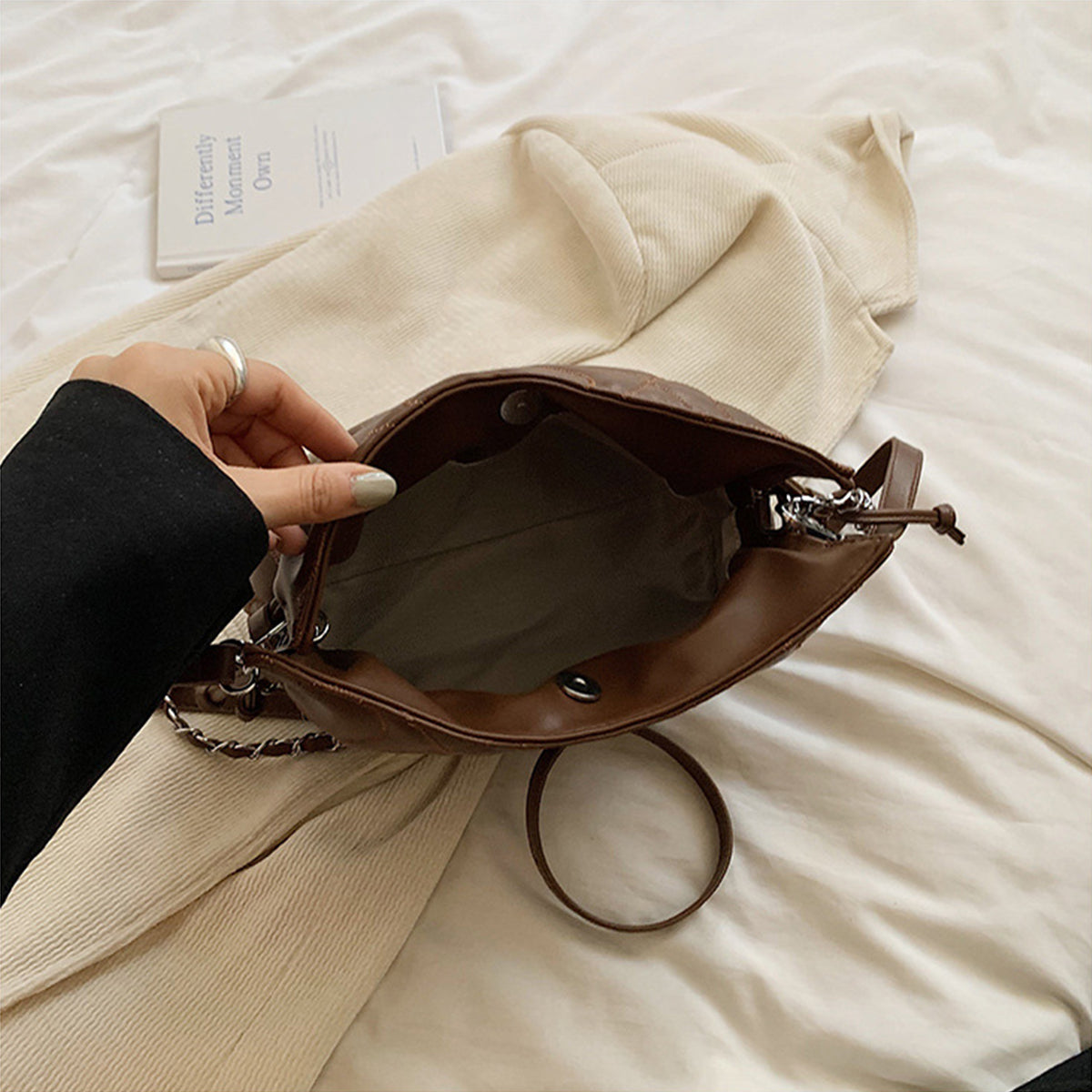 2025 Popular Women's Crossbody Bag Single Shoulder Bucket Bag
