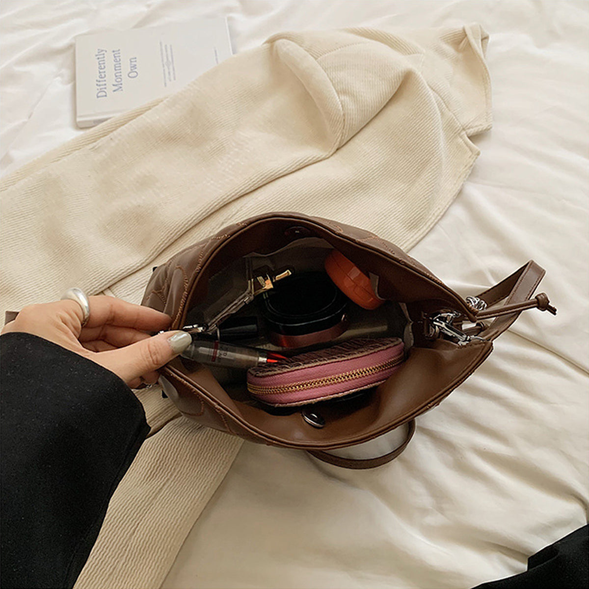 2025 Popular Women's Crossbody Bag Single Shoulder Bucket Bag