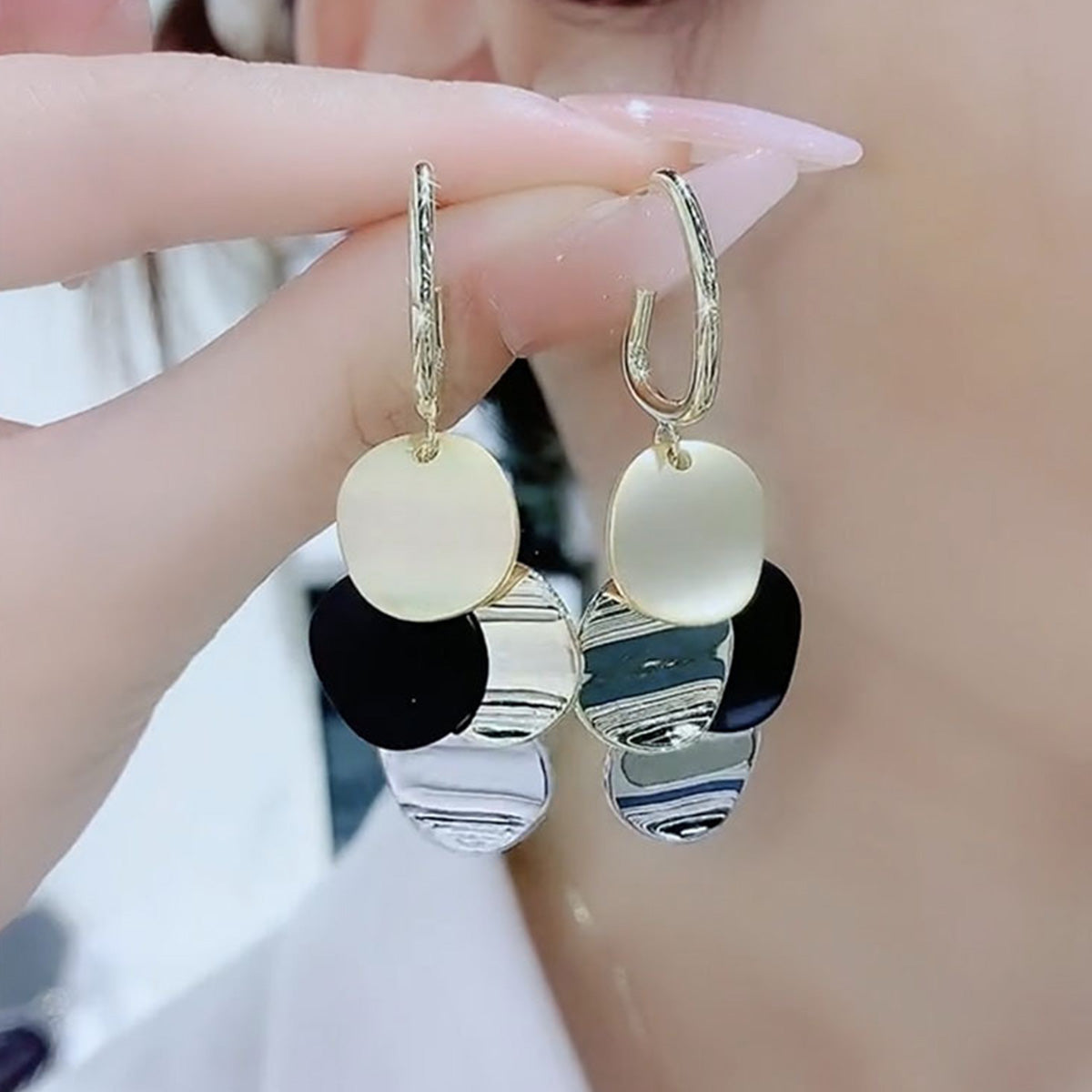Fashion High-End Disc Silver Needle Earrings