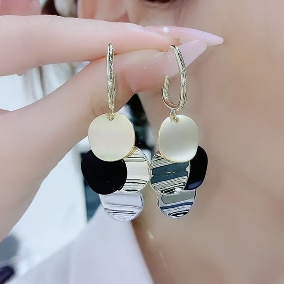 Fashion High-End Disc Silver Needle Earrings