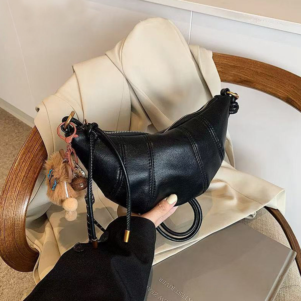 Casual Retro Bag Women 2025 Messenger Bag Commuter Croissant Bag