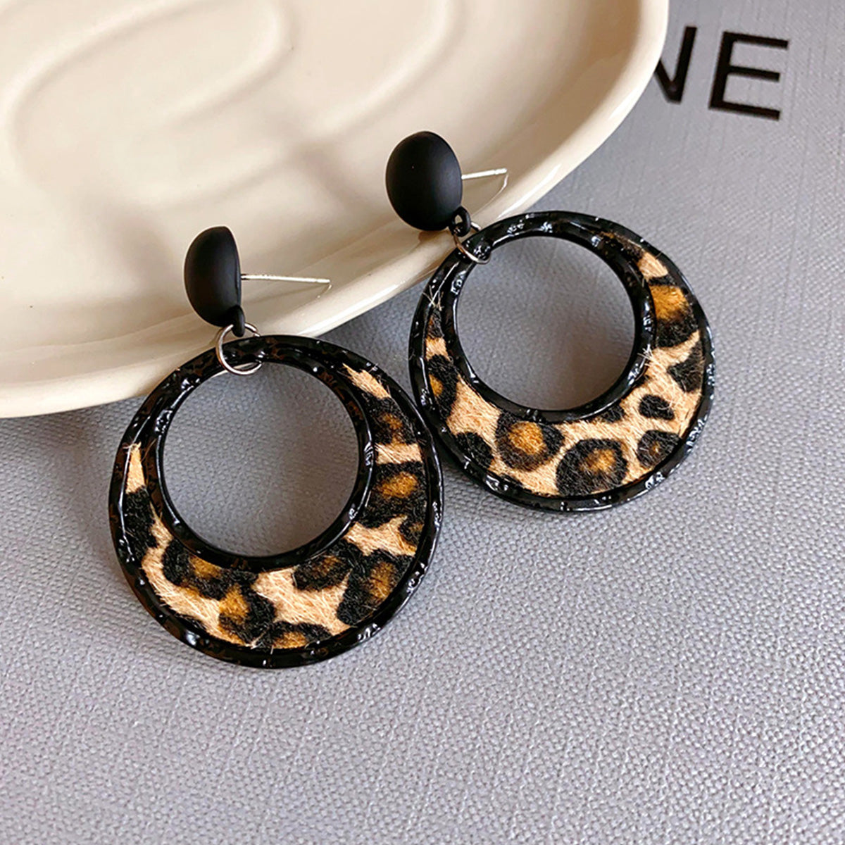 Silver Needle Artificial Leather Leopard Round Earrings