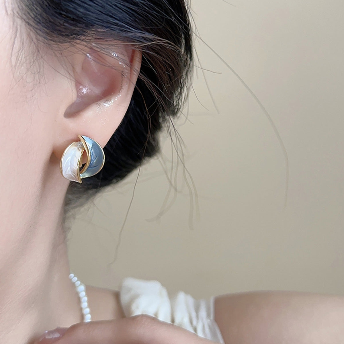 Women's Leaf Fashion Hoop Earrings