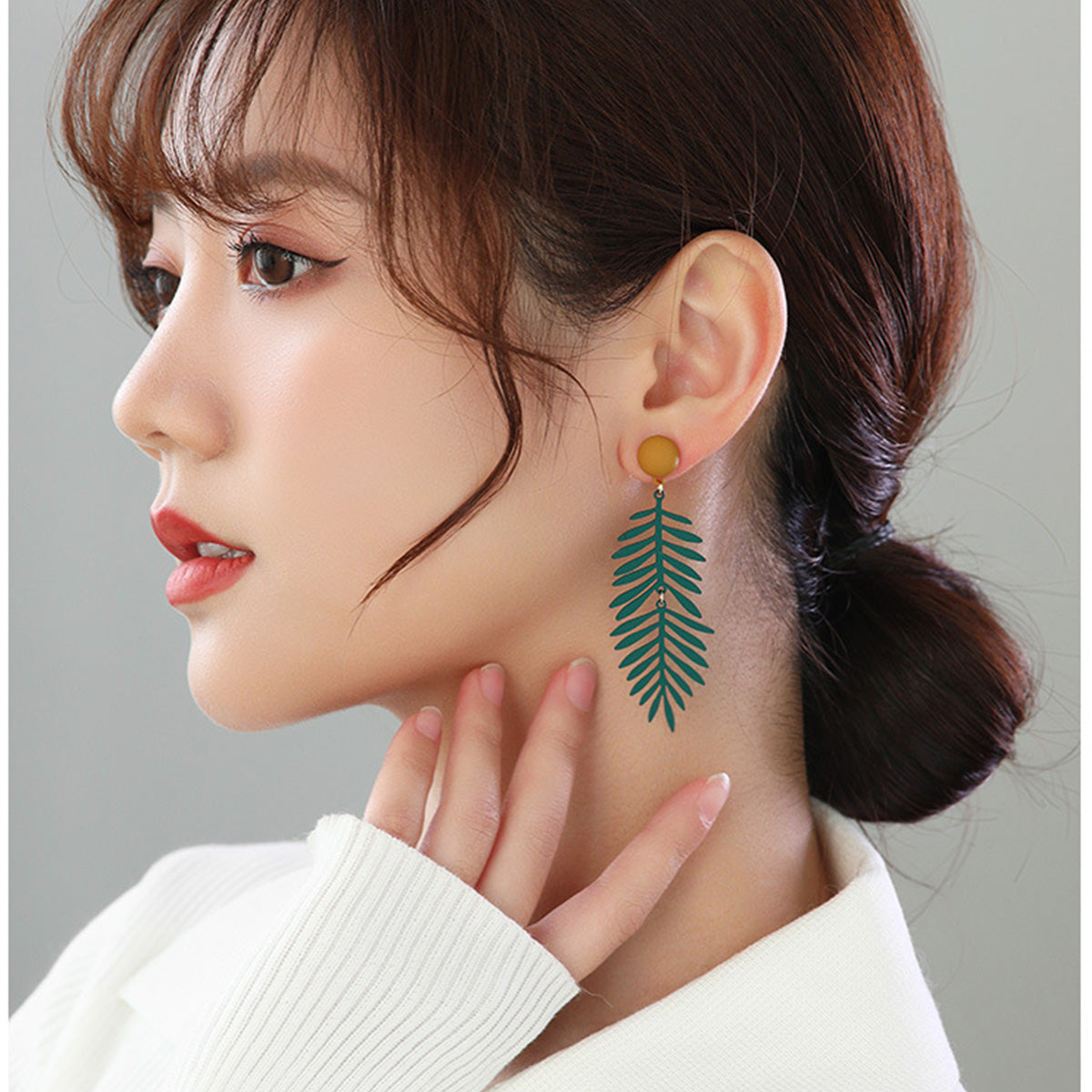 Silver Needle Korean Retro Green Leaf Earrings