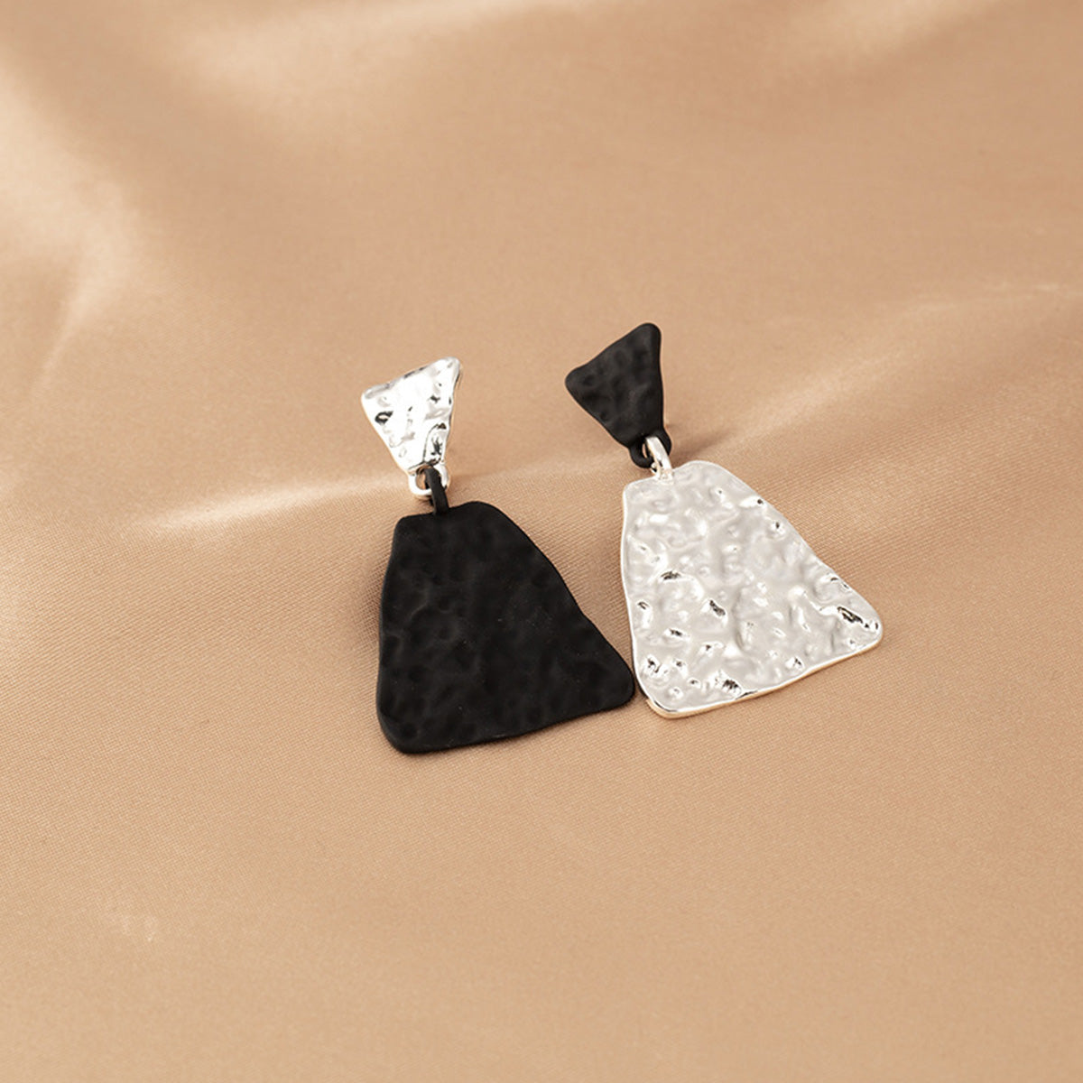 Fashionable Mosquito Coil Tray Women's Metal Earrings