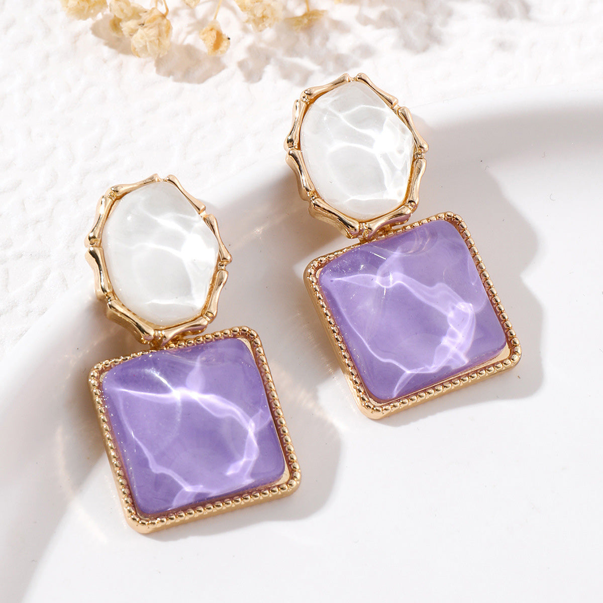 Women Diamond-Shaped Elegant Stylish Earrings