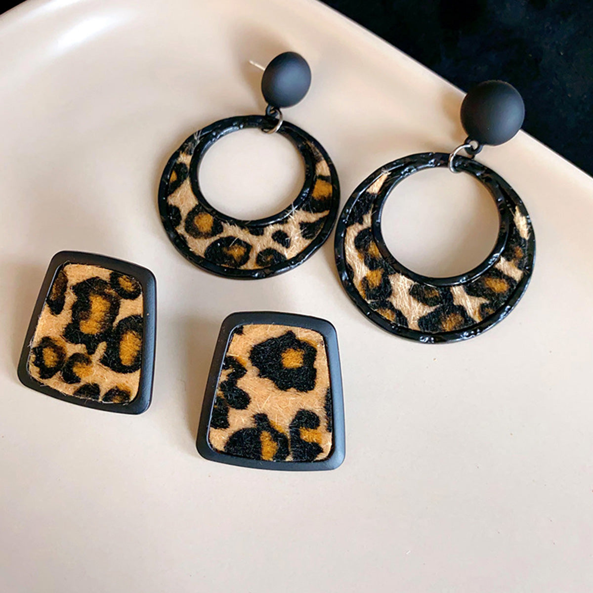 Silver Needle Artificial Leather Leopard Round Earrings