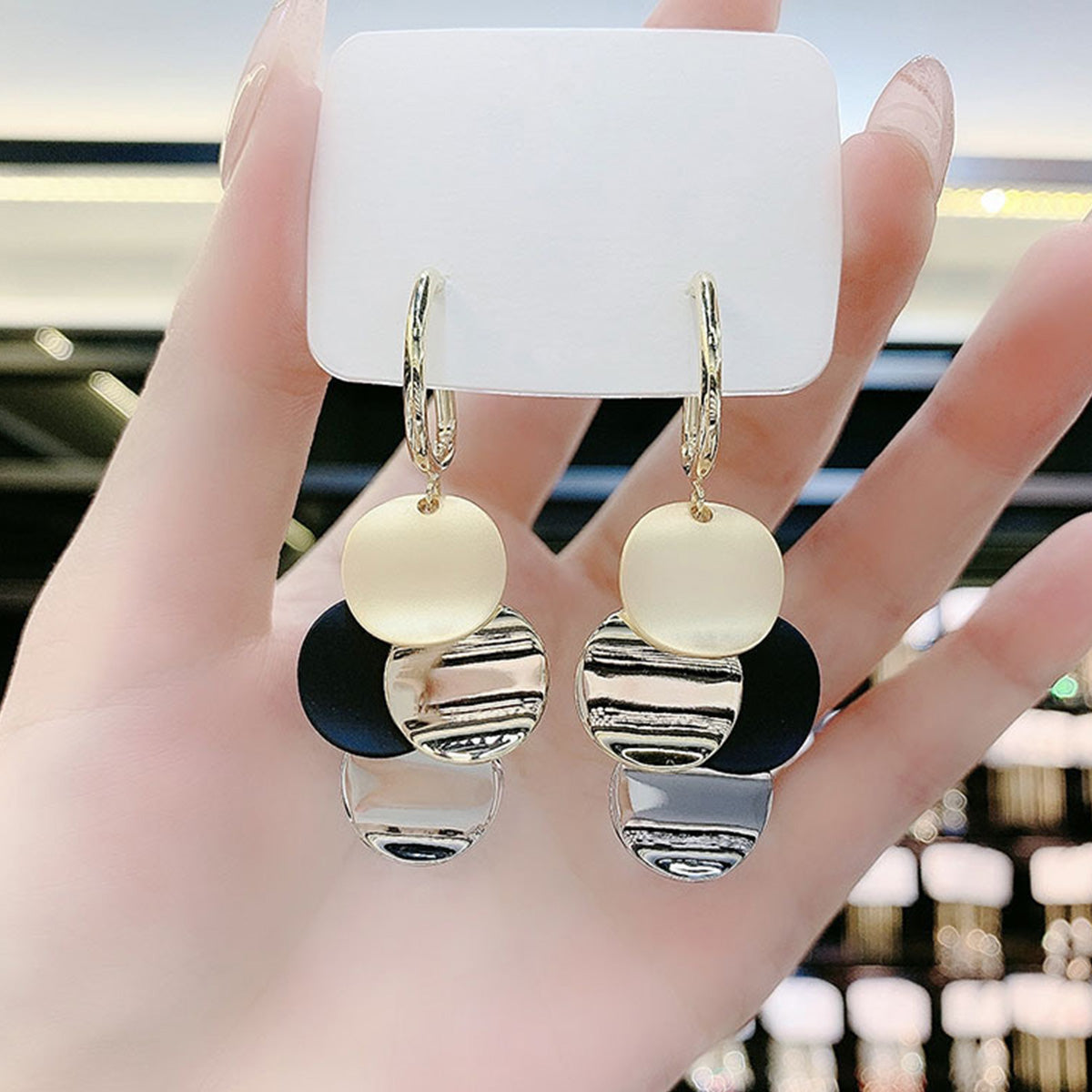 Fashion High-End Disc Silver Needle Earrings
