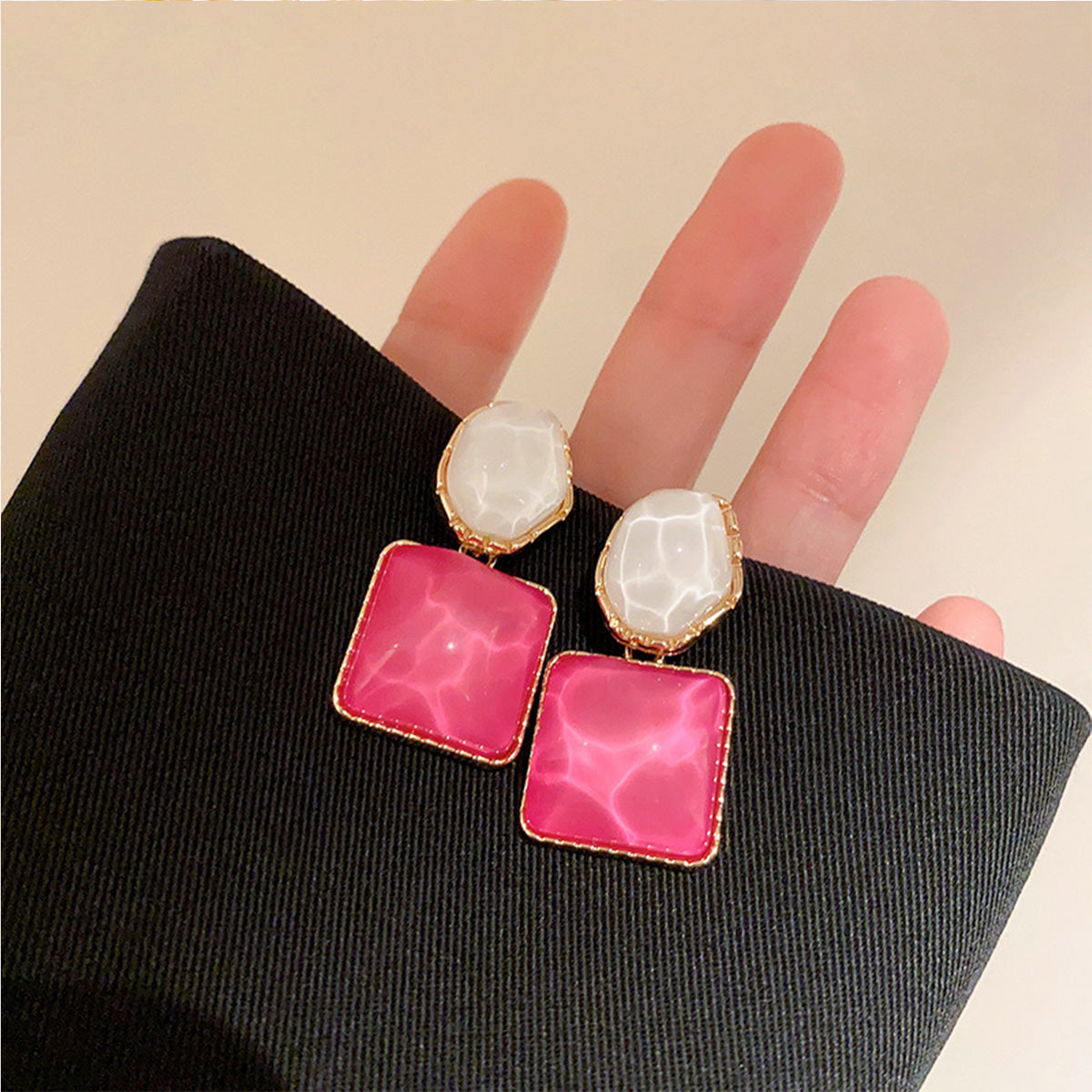 Women Diamond-Shaped Elegant Stylish Earrings