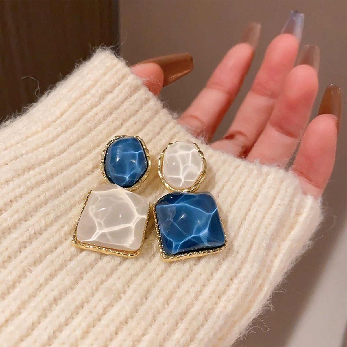 Women Diamond-Shaped Elegant Stylish Earrings