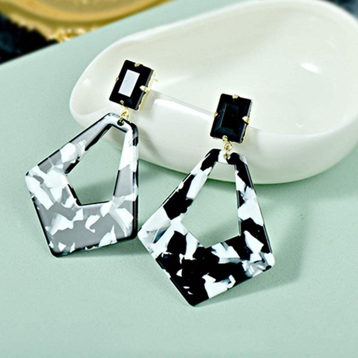 Fashion Retro Green Acrylic Diamond Earrings