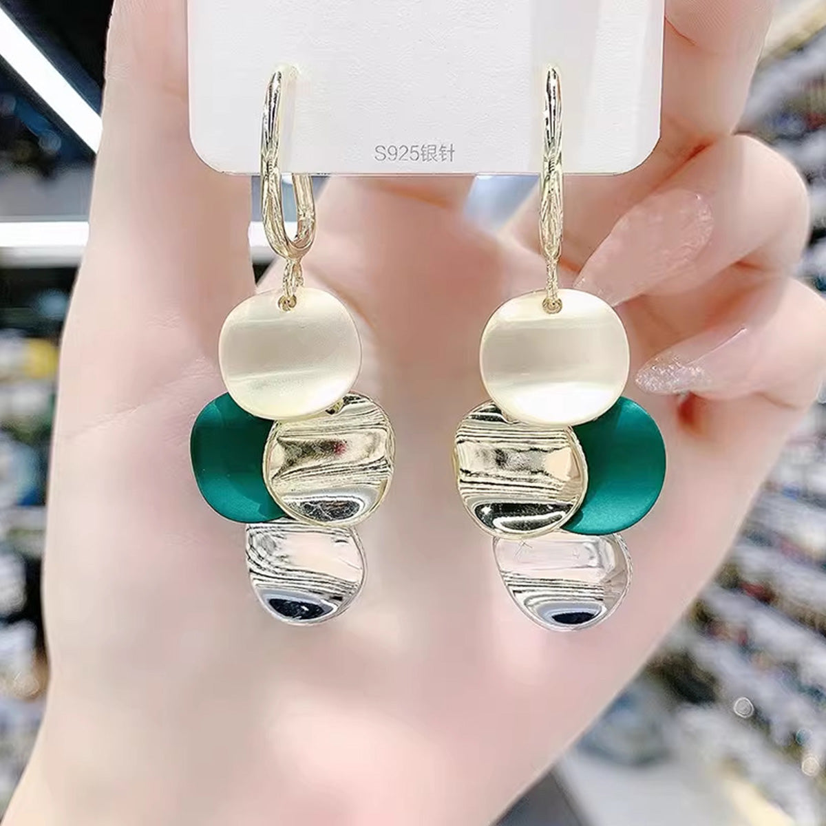 Fashion High-End Disc Silver Needle Earrings
