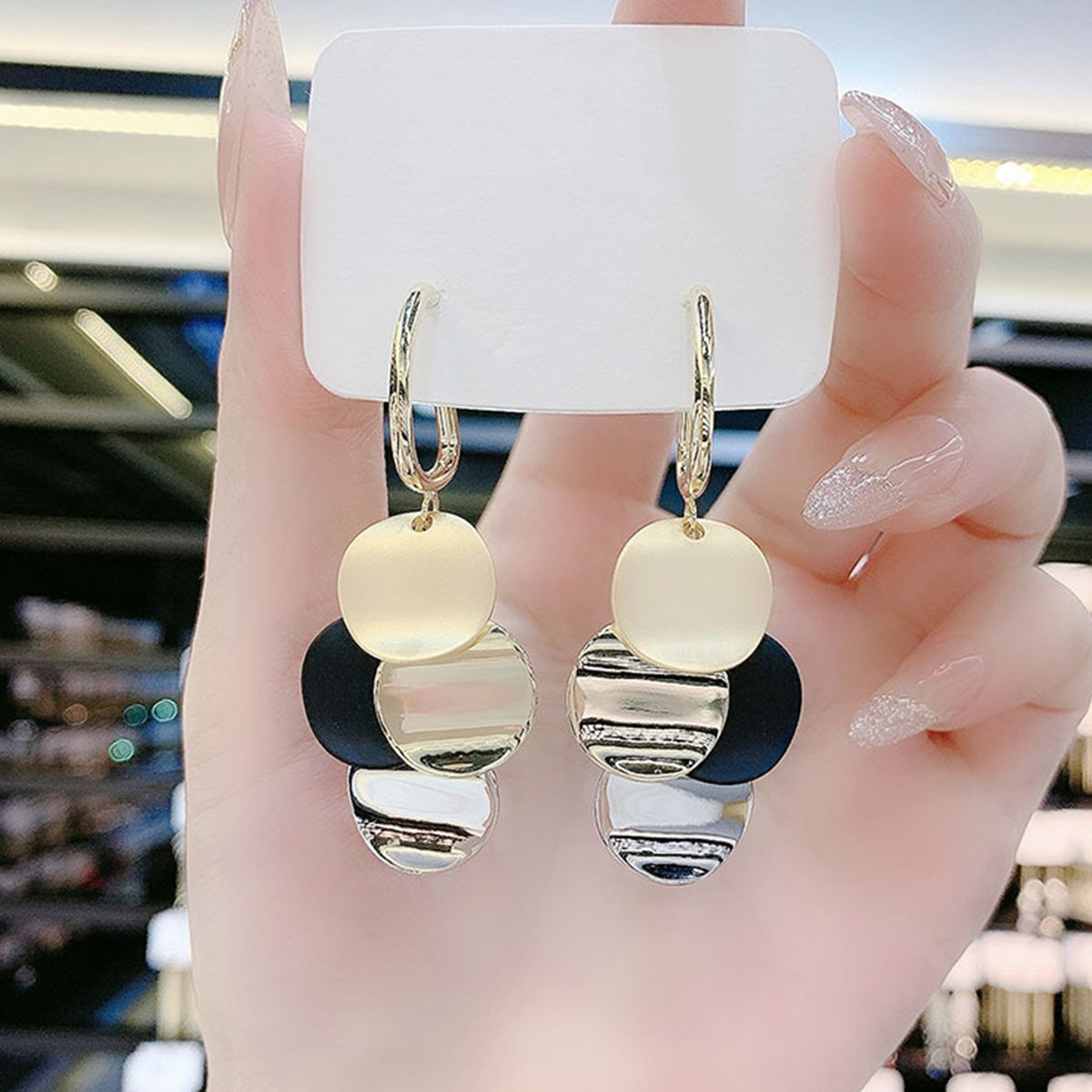 Fashion High-End Disc Silver Needle Earrings