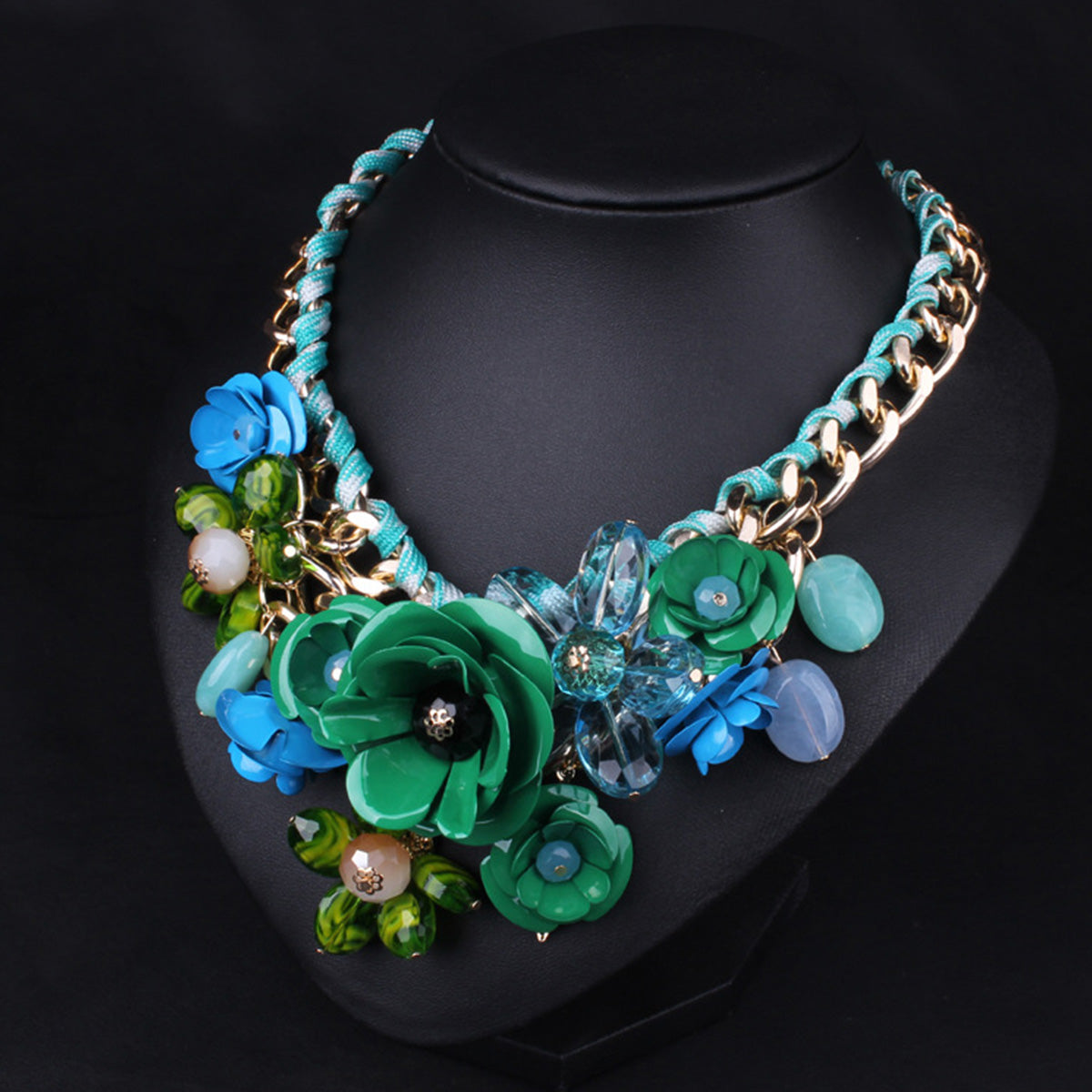 European American Purple Flower Diamond-Studded Clavicle Necklace