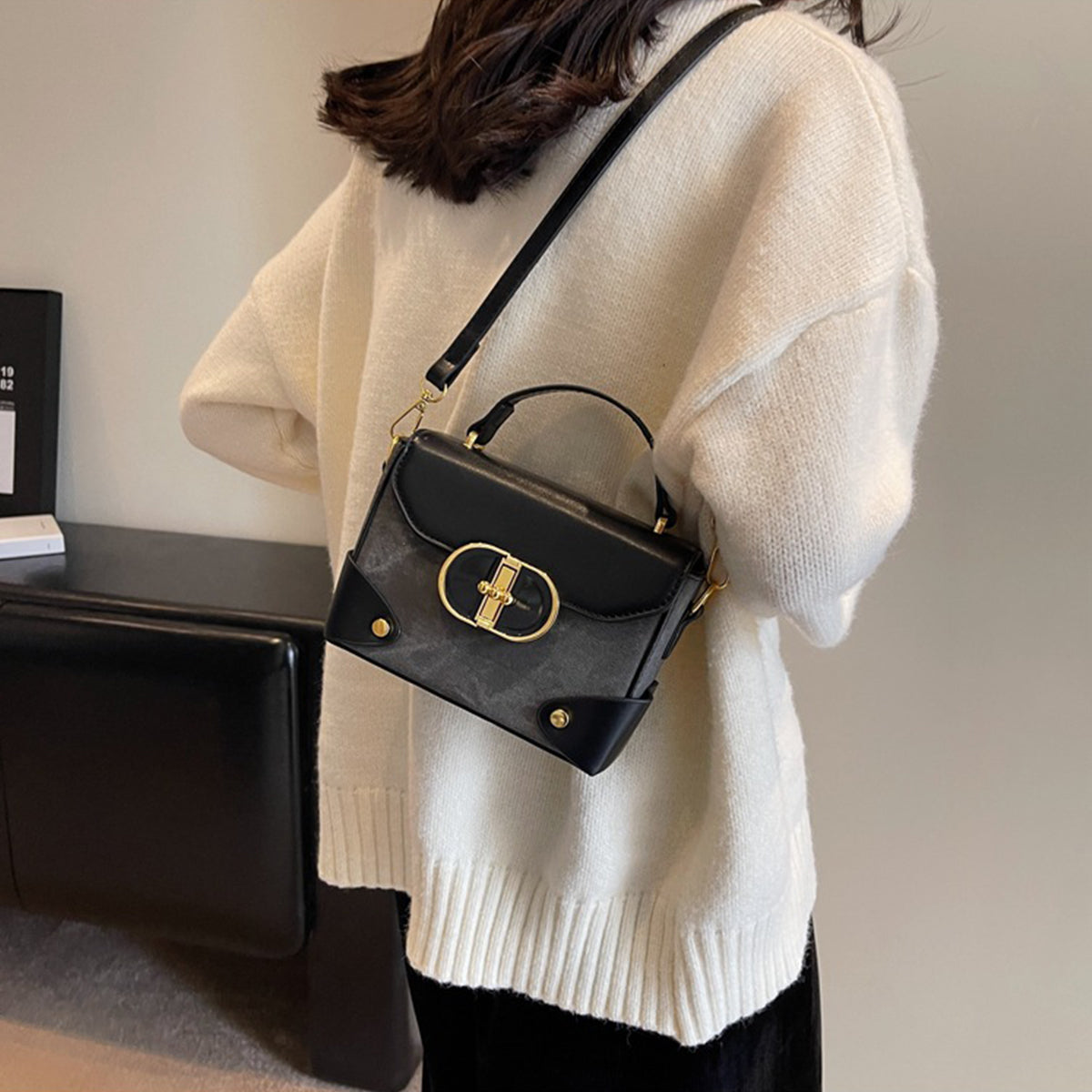 Retro Shoulder Messenger Bag Handbag Small Square Bag