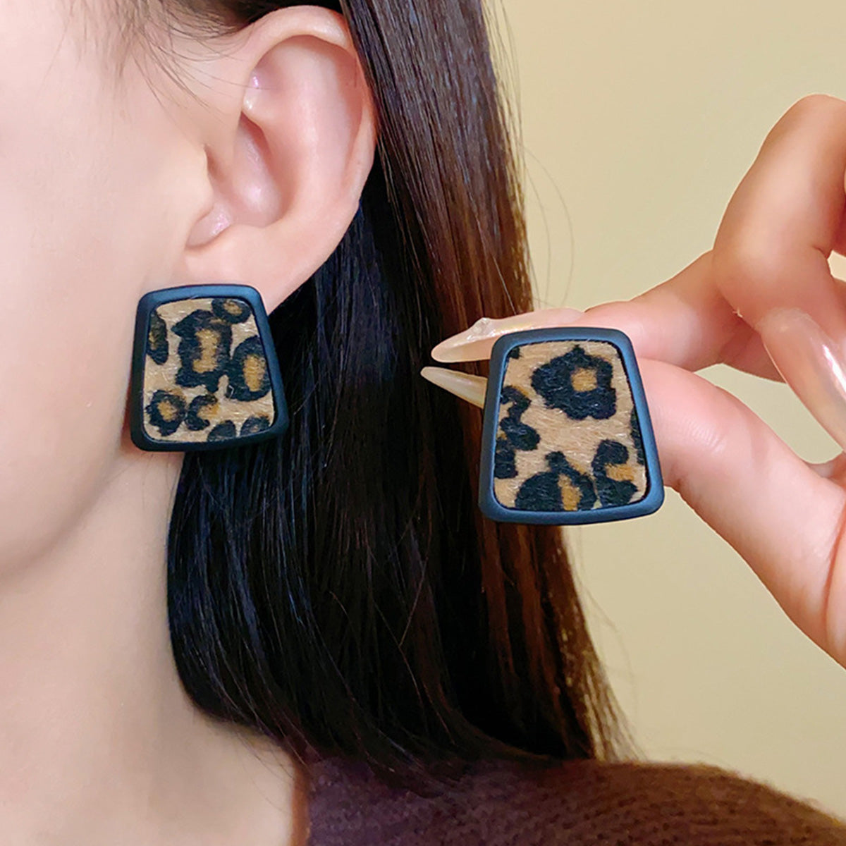 Silver Needle Artificial Leather Leopard Round Earrings