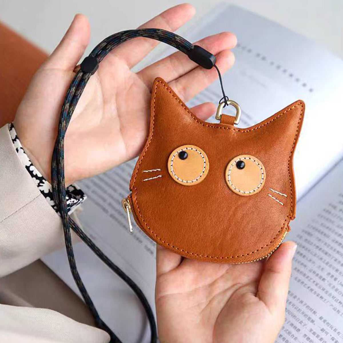 Retro Ladies' Necklace Coin Purse