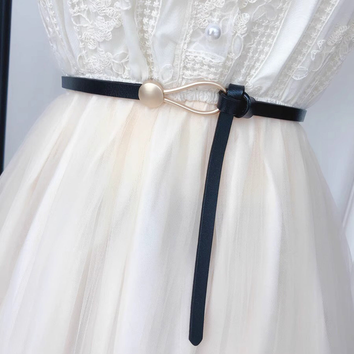 Fashionable Belt for Ladies’ Suits