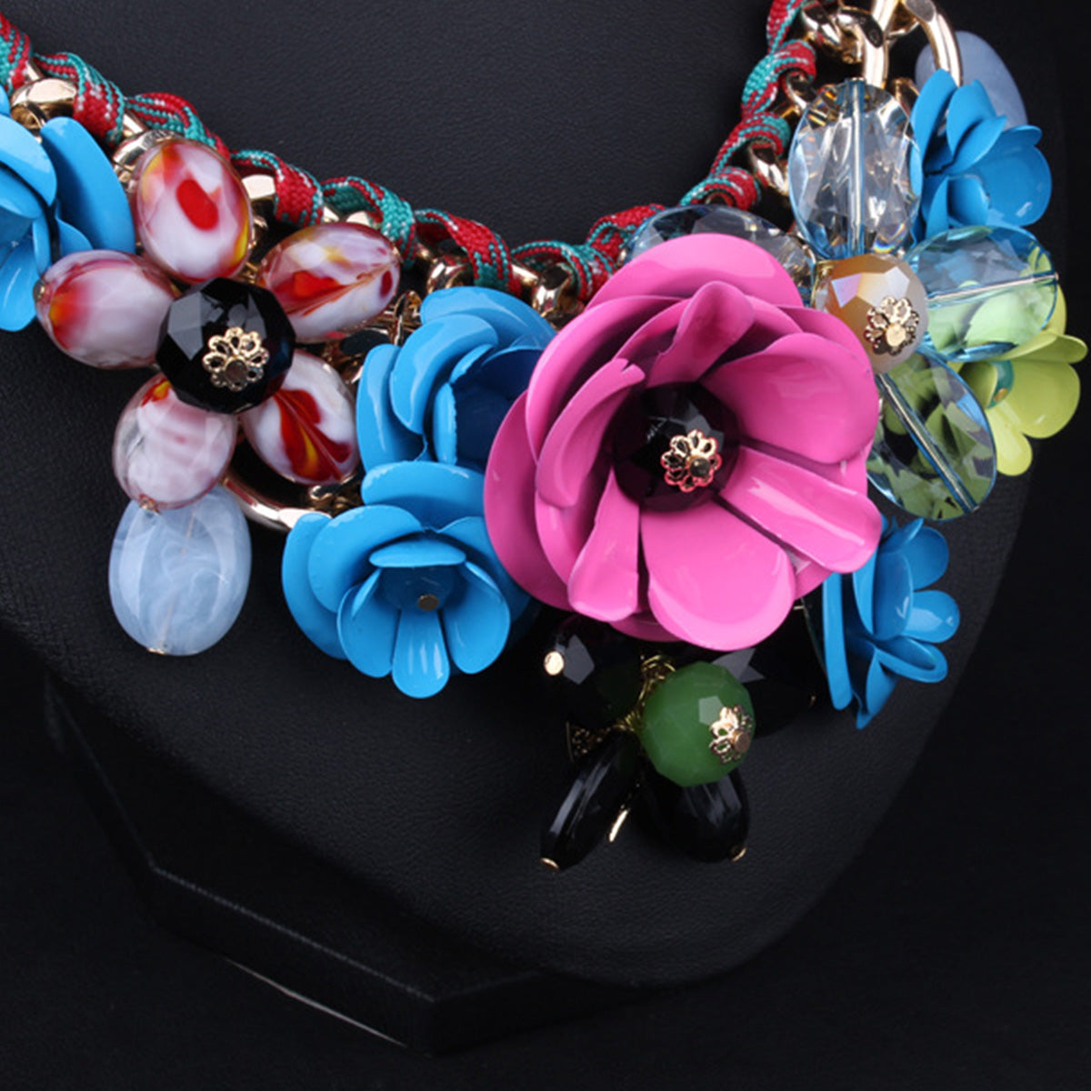 European American Purple Flower Diamond-Studded Clavicle Necklace