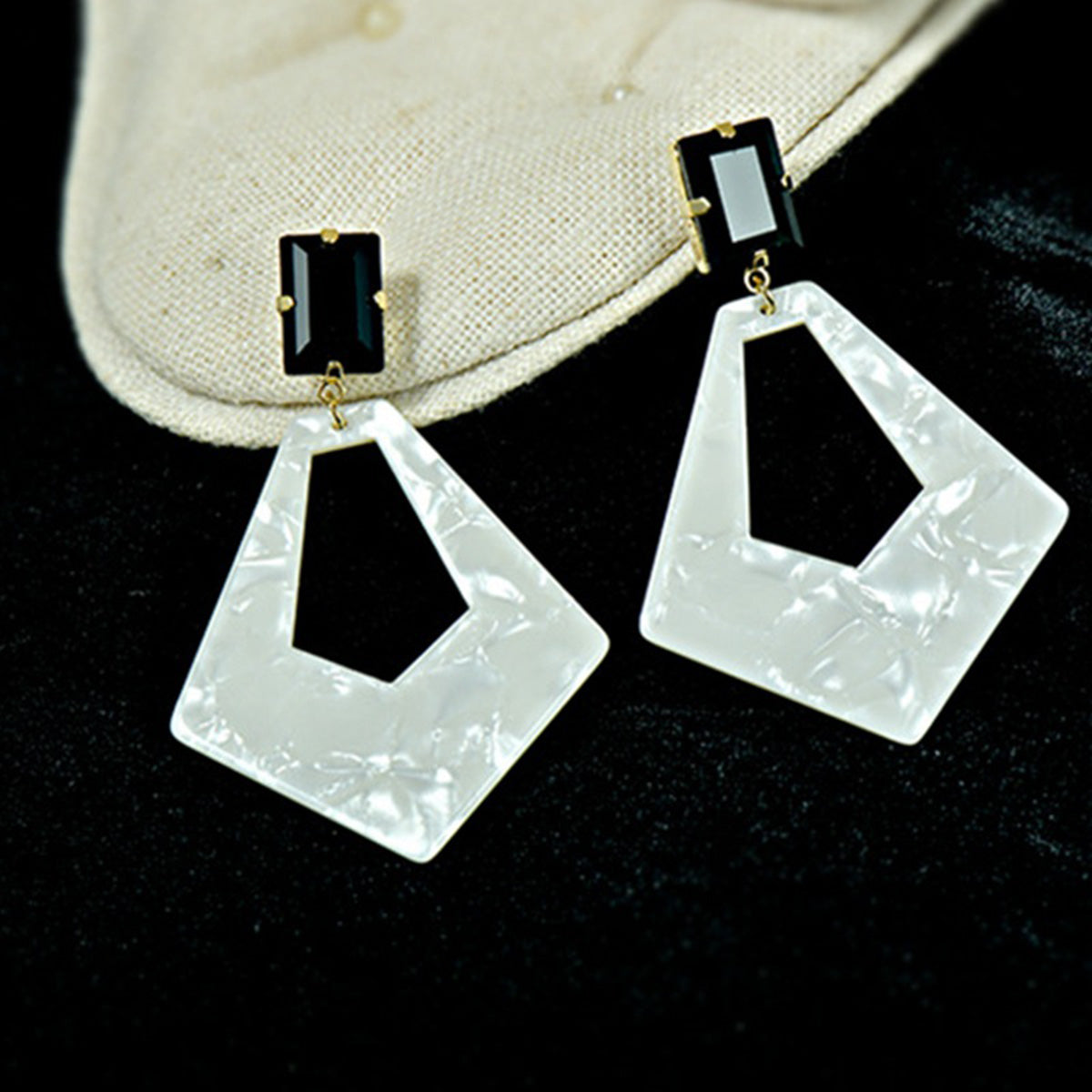 Fashion Retro Green Acrylic Diamond Earrings