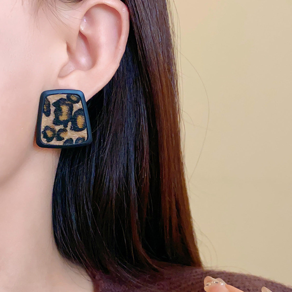 Silver Needle Artificial Leather Leopard Round Earrings