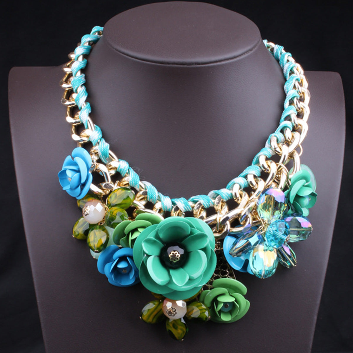 European American Purple Flower Diamond-Studded Clavicle Necklace