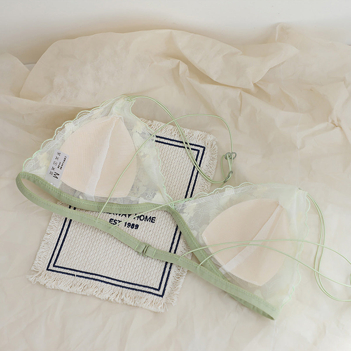 French Heavy Embroidery Lace Hollowed-Out Bra