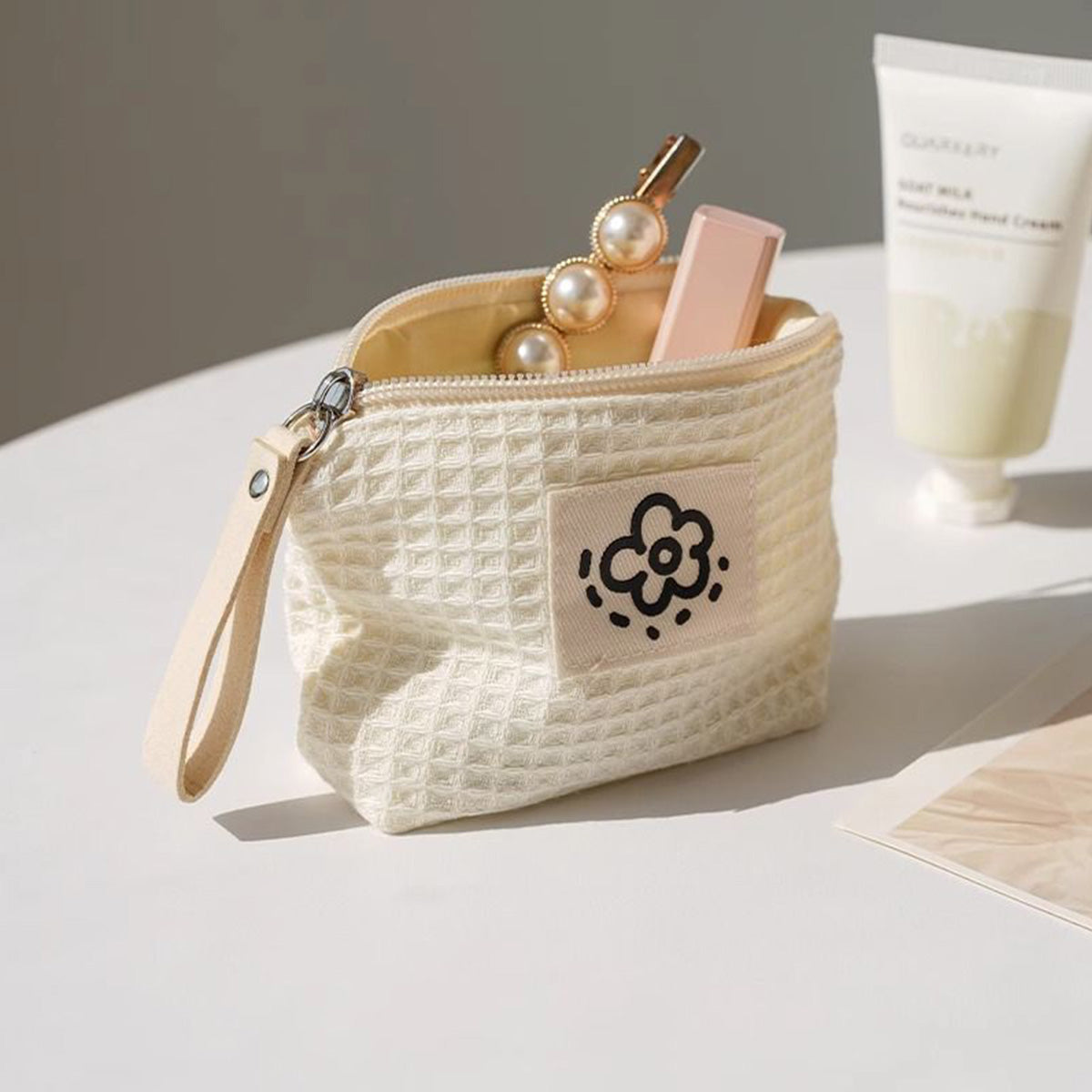 Cute Simple Fresh Flower Coin Purse