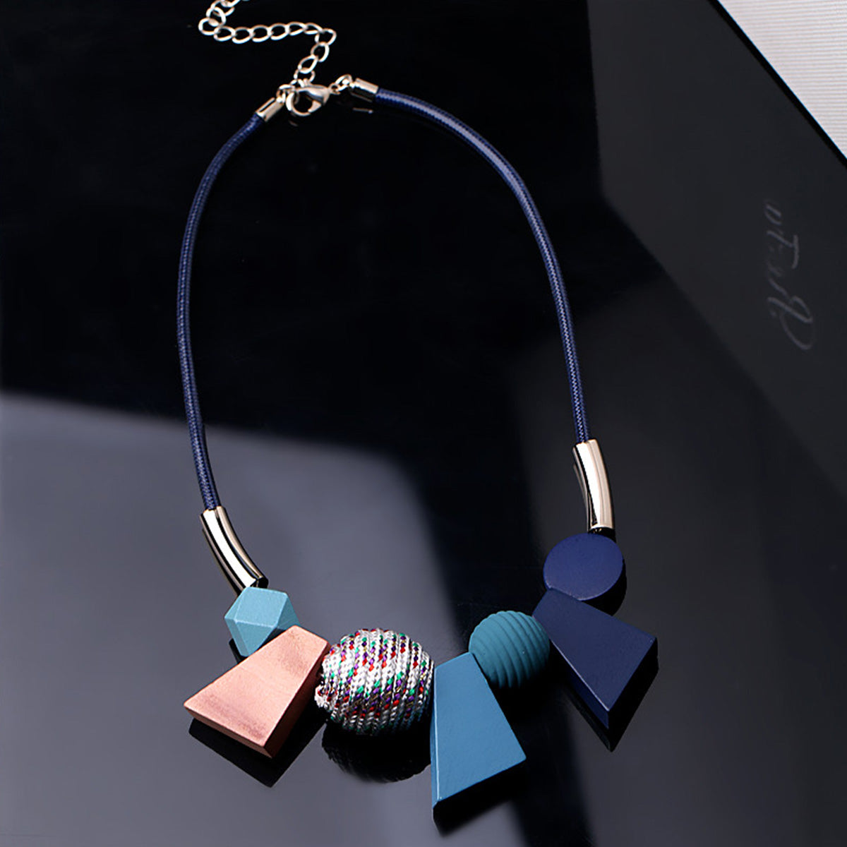 New Style Personality Temperament Small Skirt Shirt Necklace