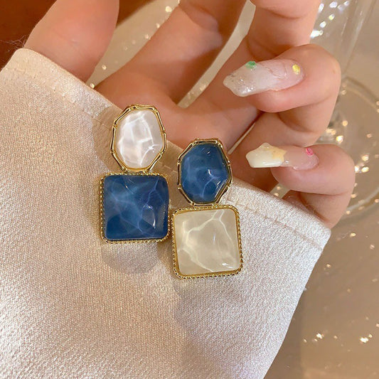 Women Diamond-Shaped Elegant Stylish Earrings