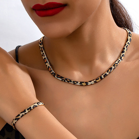 Metal Leopard Circle Women's Necklace Bracelet Jewelry Set