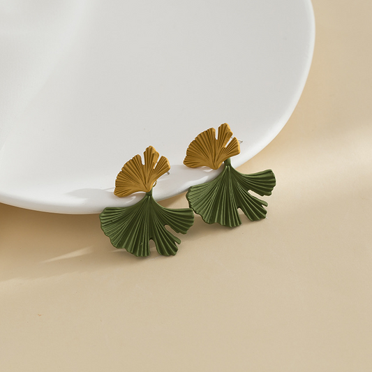 Retro Ginkgo Leaf Contrasting Earrings
