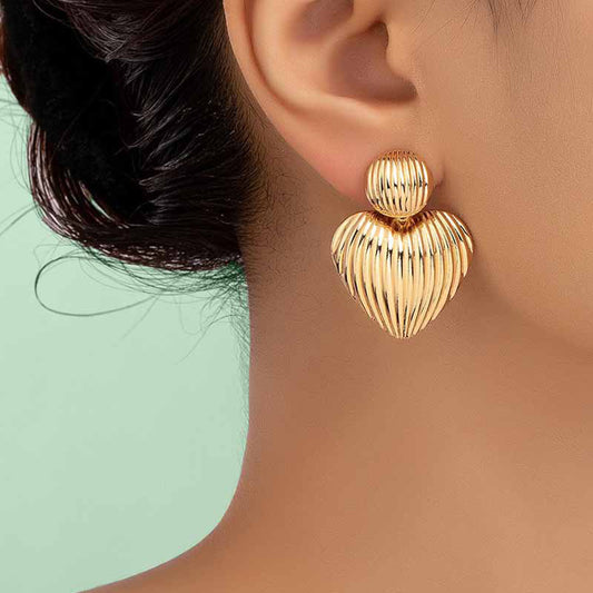 Ladies' Simple Shell Texture Heart-Shaped Earrings
