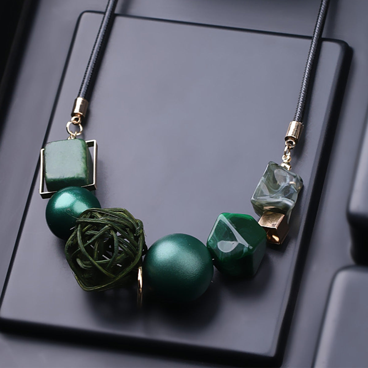New Style Personality Temperament Small Skirt Shirt Necklace