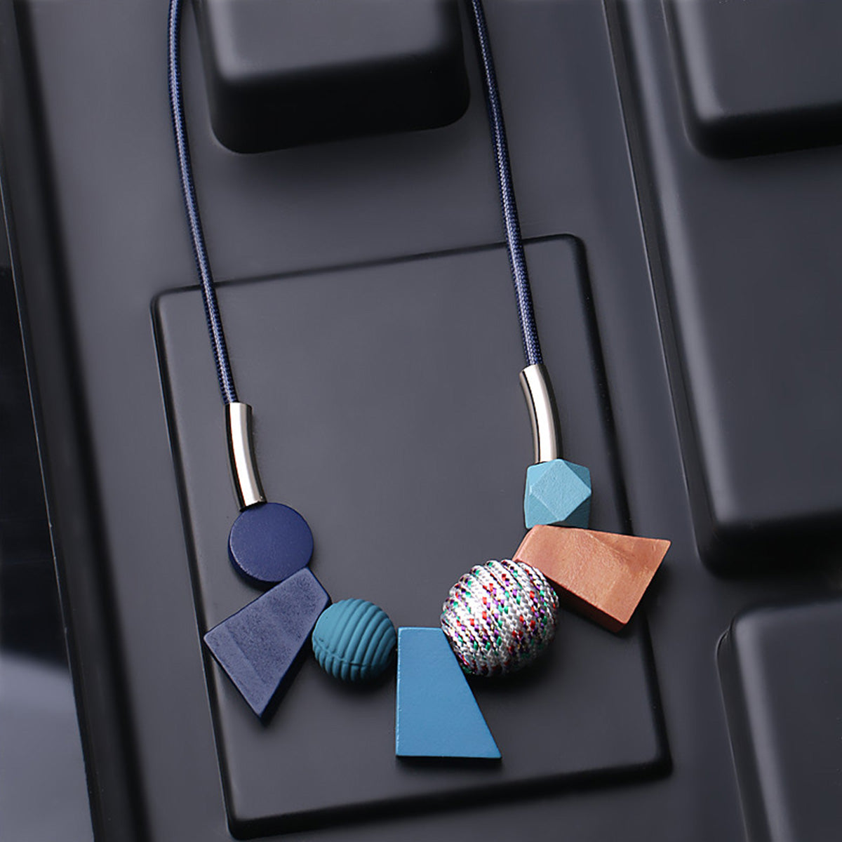 New Style Personality Temperament Small Skirt Shirt Necklace