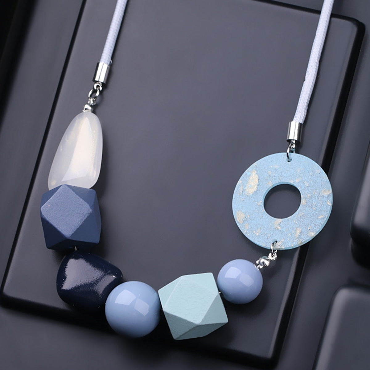 New Style Personality Temperament Small Skirt Shirt Necklace