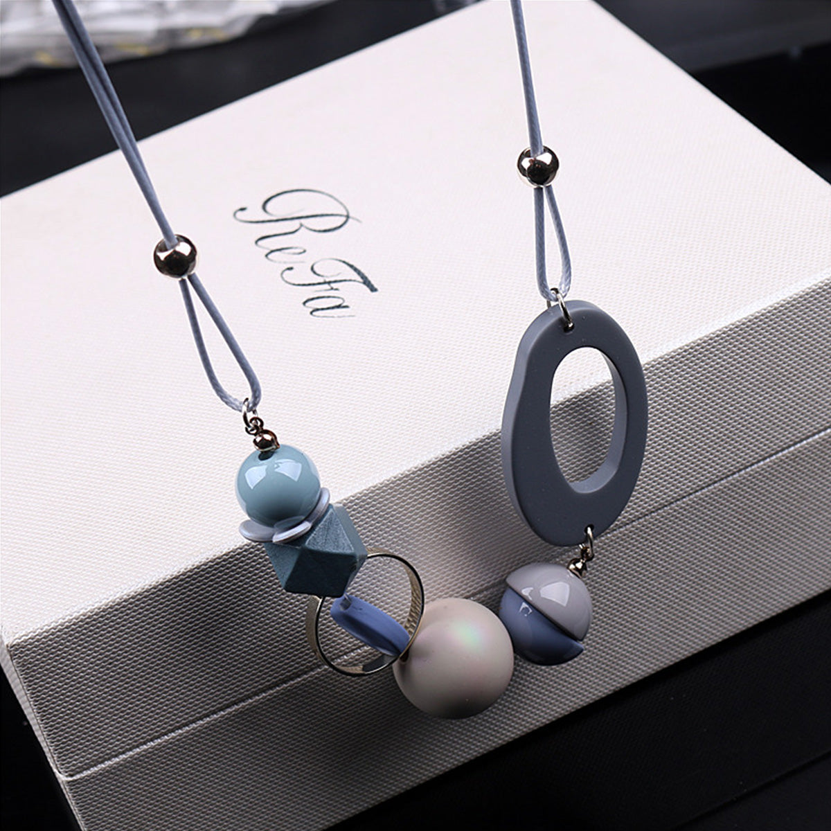 New Style Personality Temperament Small Skirt Shirt Necklace