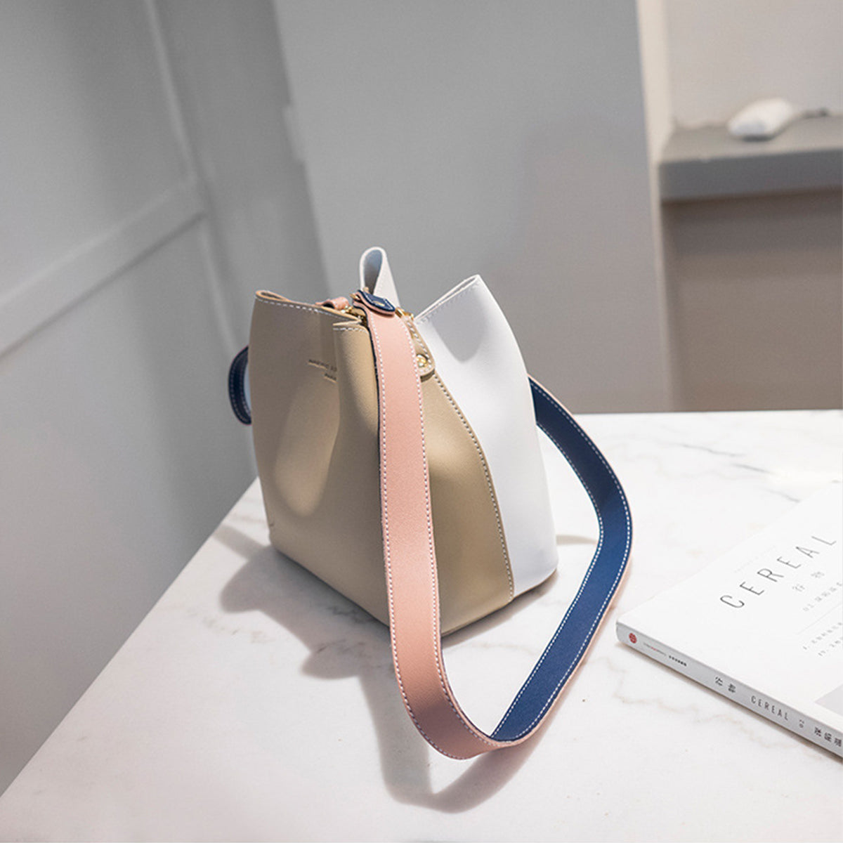 Women's Bucket Bag Single Shoulder Crossbody Bag Fashion Decoration