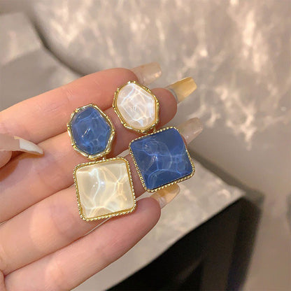 Women Diamond-Shaped Elegant Stylish Earrings