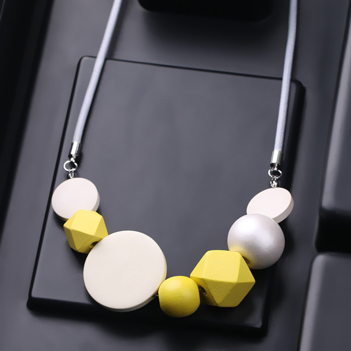 New Style Personality Temperament Small Skirt Shirt Necklace