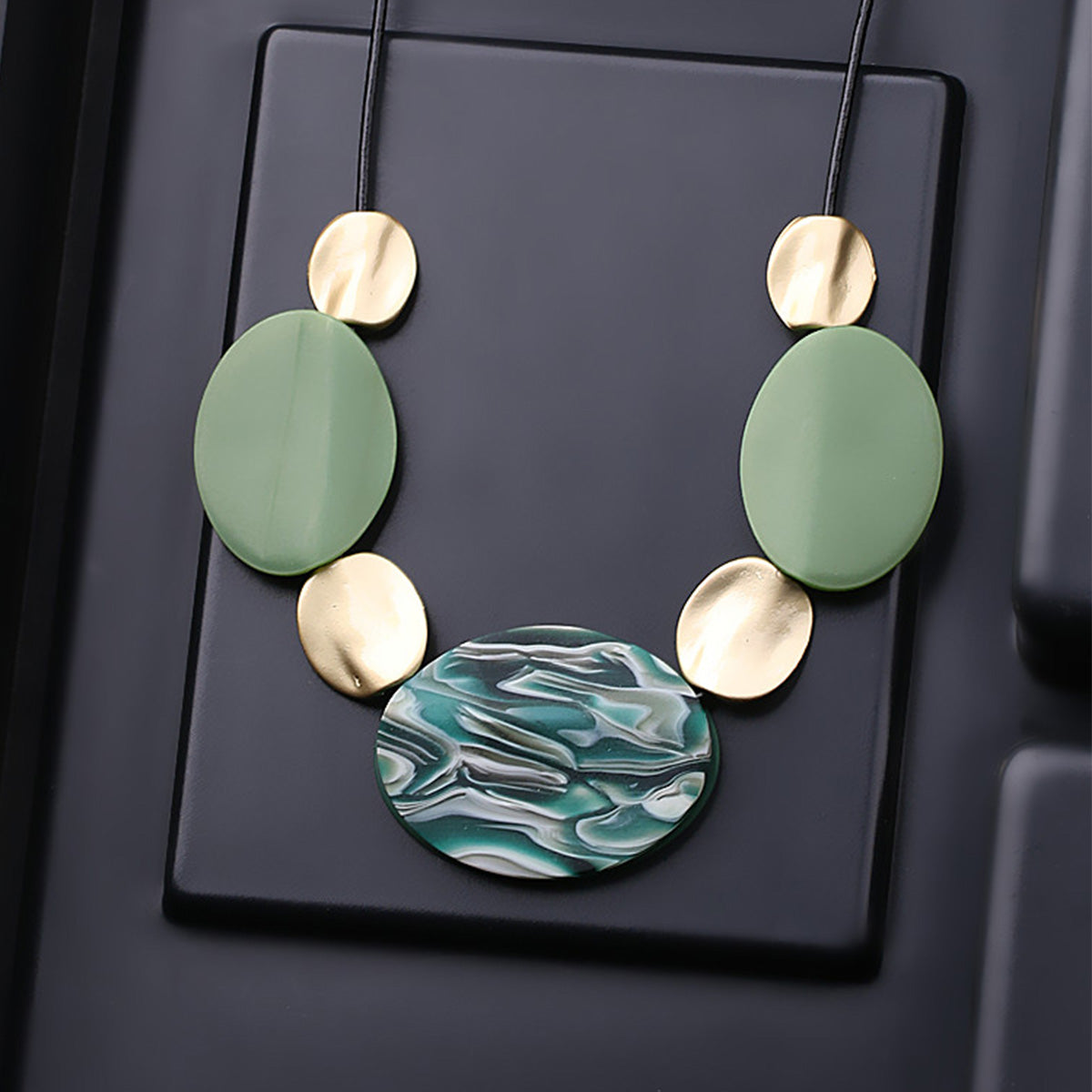 New Style Personality Temperament Small Skirt Shirt Necklace