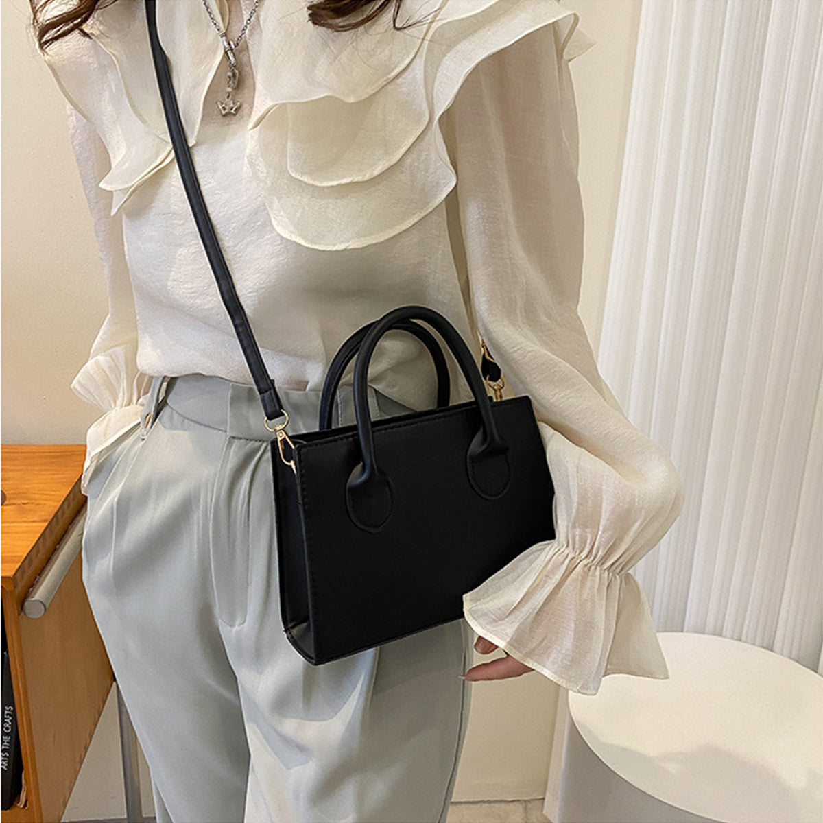 Retro Messenger Bag Casual Fashion Handbag Small Square Bag