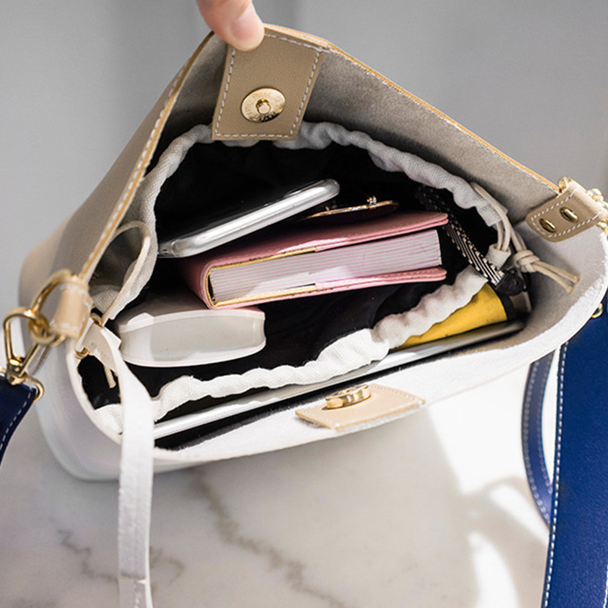 Women's Bucket Bag Single Shoulder Crossbody Bag Fashion Decoration