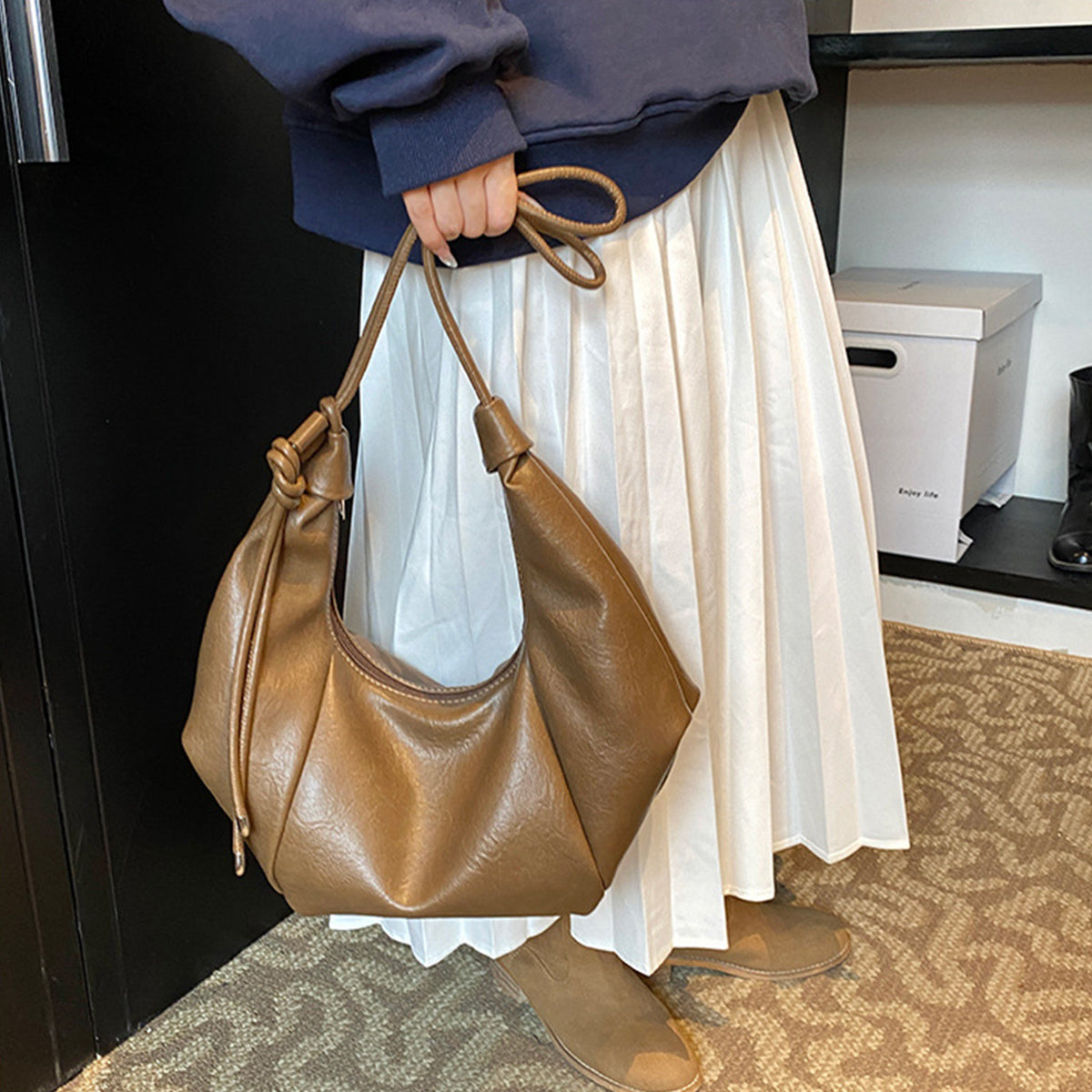 Autumn  winter retro crossbody bag dumpling bag